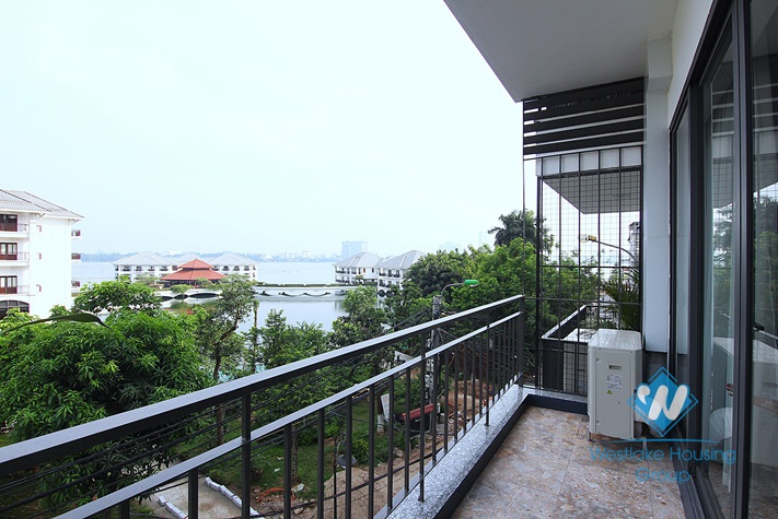 Lakeview 2 bedrooms apartment for rent  on Tu Hoa street, Tay Ho, Ha Noi